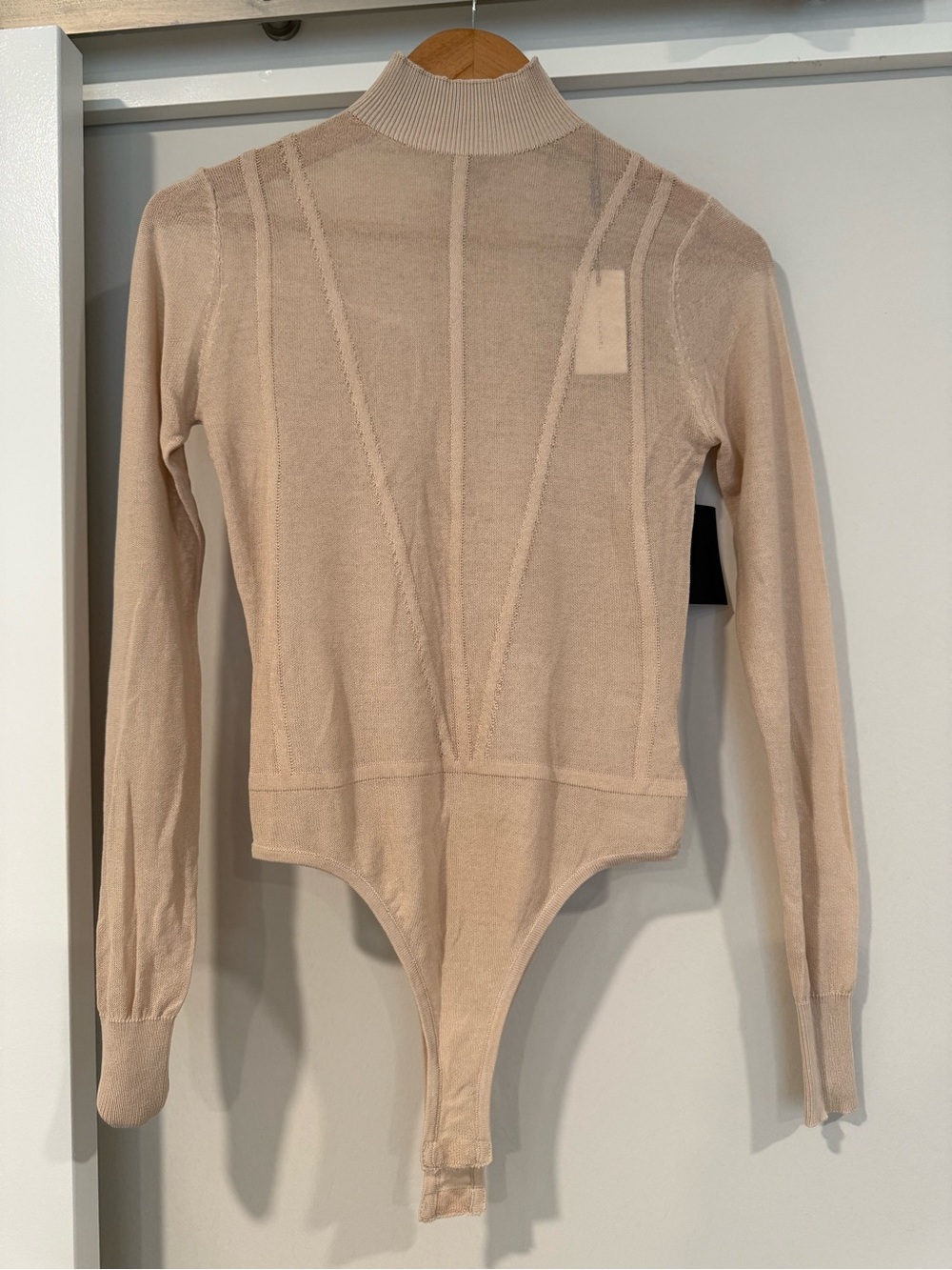 JLUXLABEL Beige Long-Sleeve Turtleneck Bodysuit. XS/S
